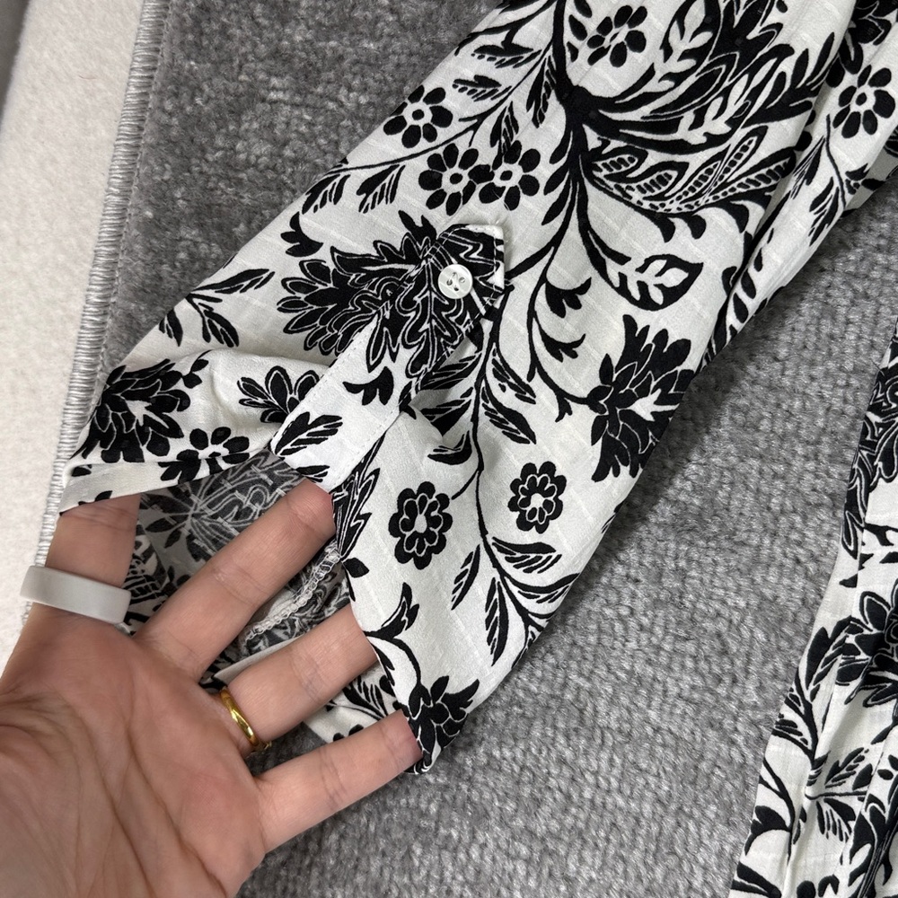 Basic Editions 3/4 Long Sleeve Blouse Shirt Top Black White Floral Womens L - Picture 8 of 8